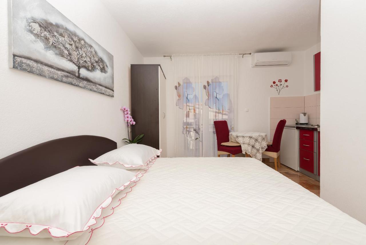 ماكارسكا Apartments Dalmato المظهر الخارجي الصورة